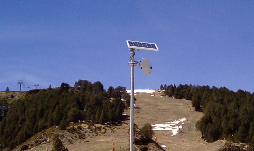 Protección contra clima adverso y carga solar